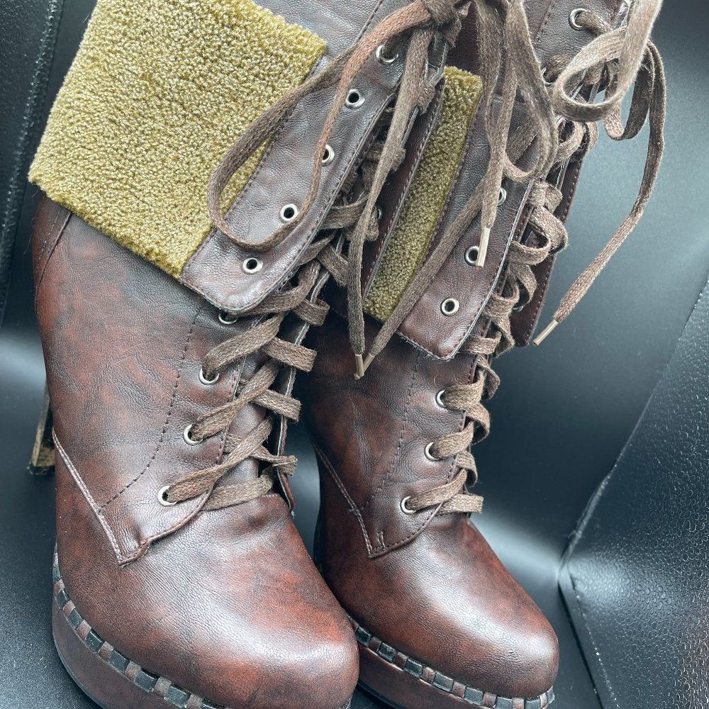 Dominique Nicole Heeled Fleece Lined Boots 9.5